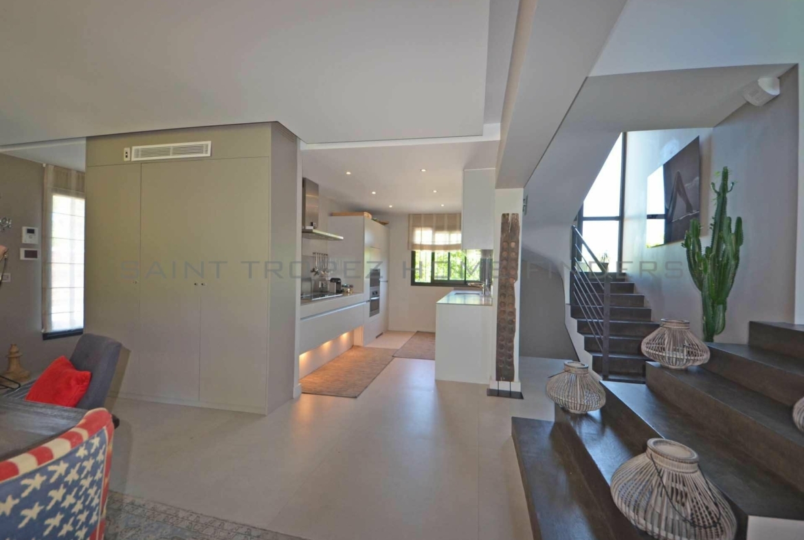 STHF5199 Luxury property in a calm area - ST TROPEZ HOME FINDERS