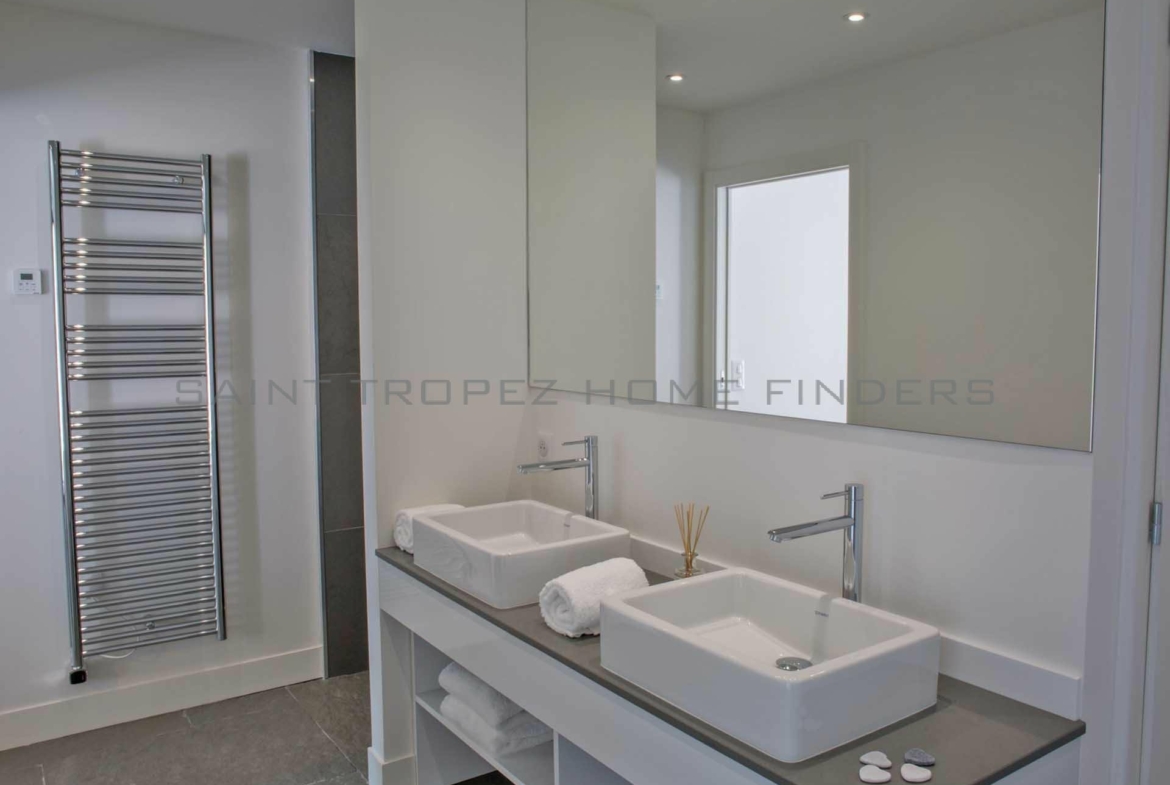 STHF5324 Newbuilt villa with panoramic sea view - ST TROPEZ HOME FINDERS