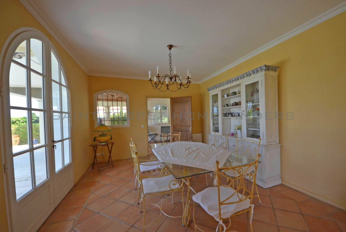  Provencal villa with sea view - ST TROPEZ HOME FINDERS