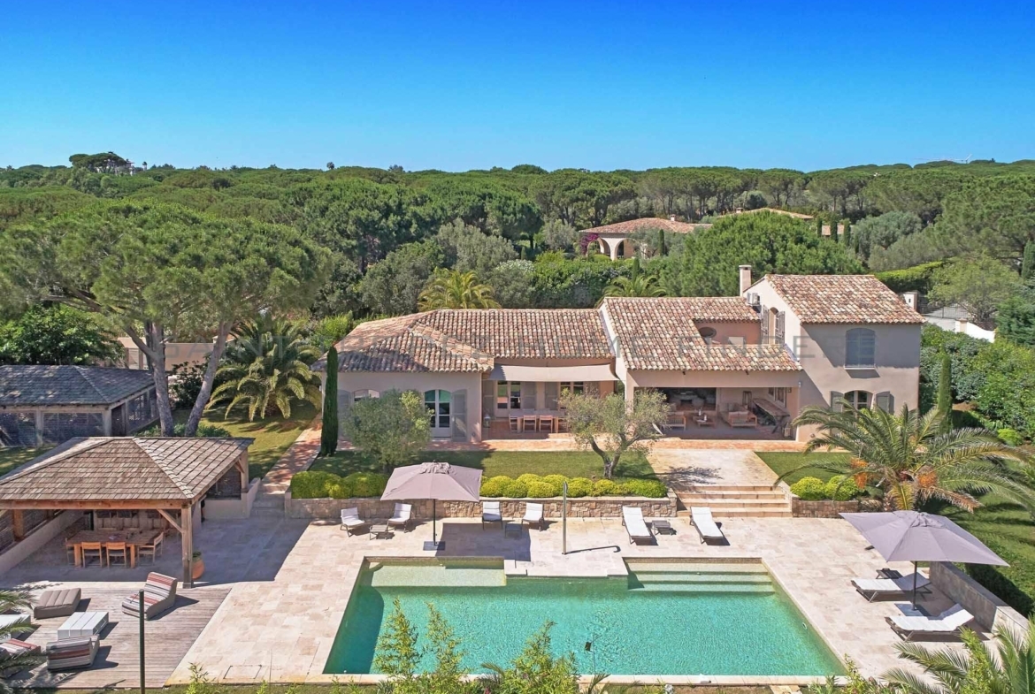 STHF5136 Exclusive: Villa With High Quality Features - ST TROPEZ HOME FINDERS