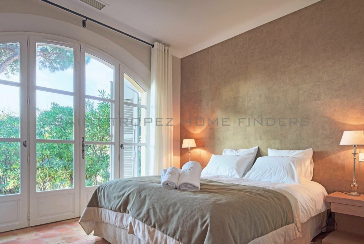 STHF5136 Exclusive: Villa With High Quality Features - ST TROPEZ HOME FINDERS