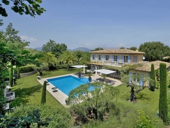 Villa avec vue sur la campagne St Tropez Home Finders
