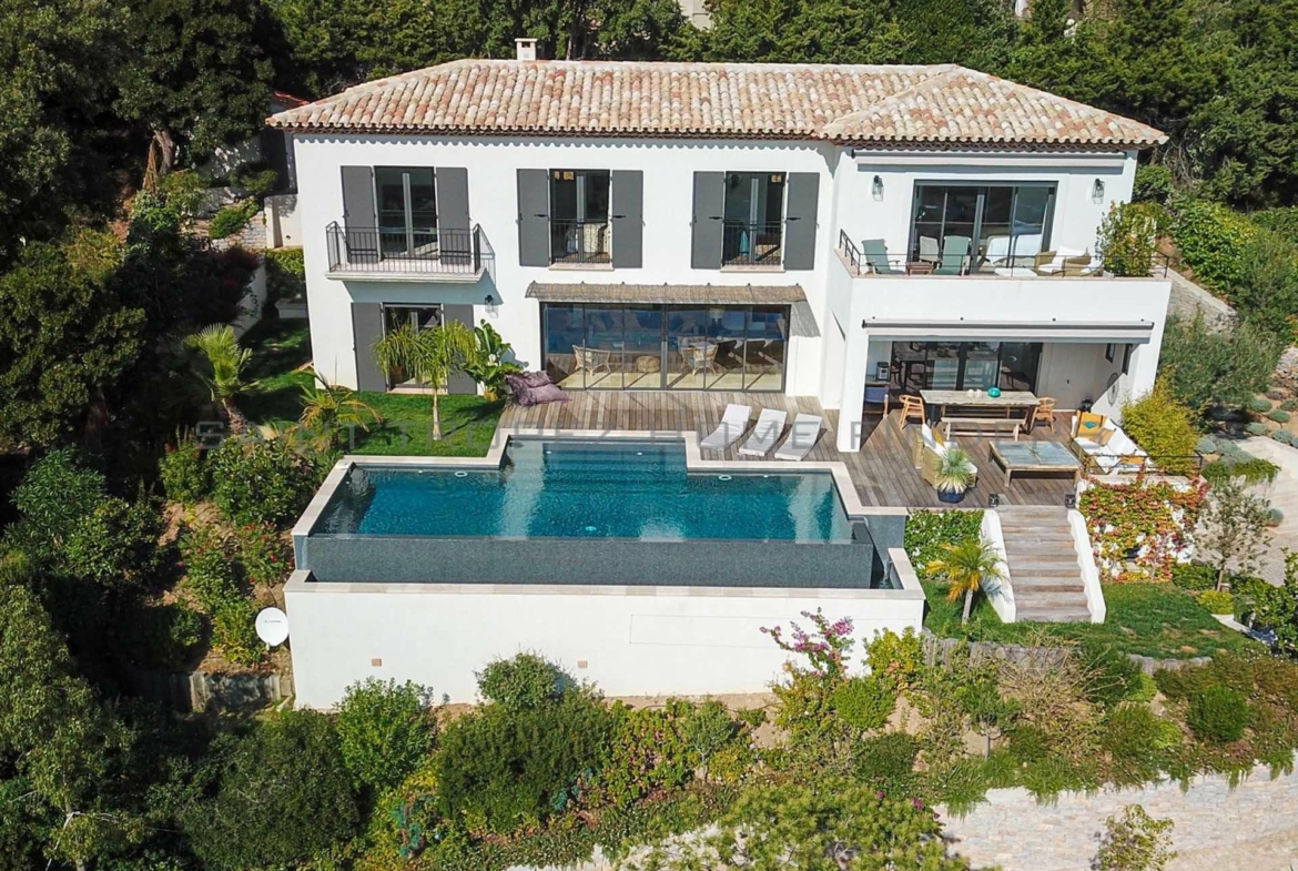 STHF5354 Exclusivity: Villa with panoramic sea view - ST TROPEZ HOME FINDERS