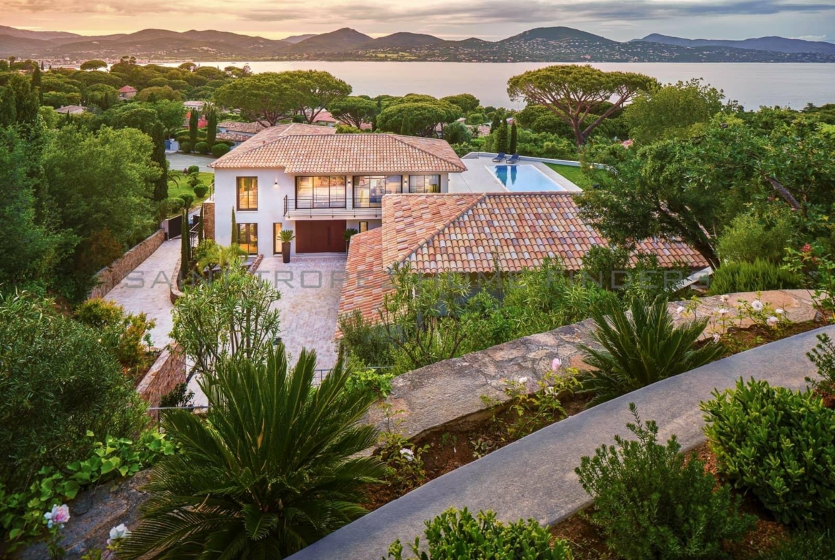 STHF5366 Wonderful villa with sea view - ST TROPEZ HOME FINDERS