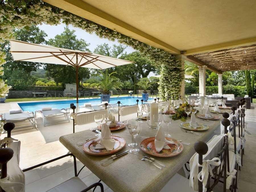  Villa mit schönem Blick - ST TROPEZ HOME FINDERS
