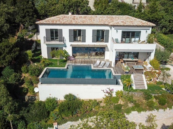 Exclusivité: Villa avec vue mer panoramique St Tropez Home Finders
