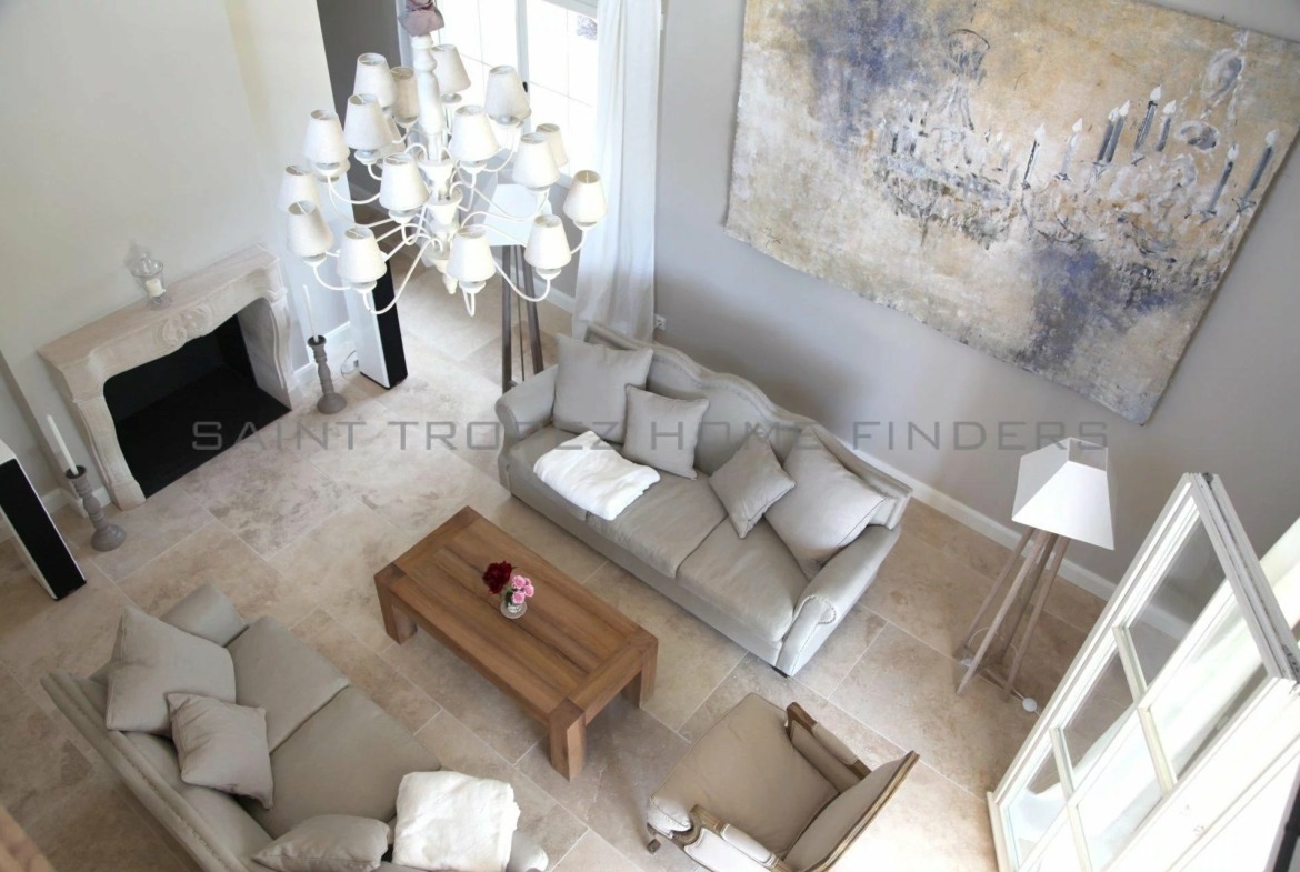  Propriété de charme avec beaucoup de cachet - ST TROPEZ HOME FINDERS
