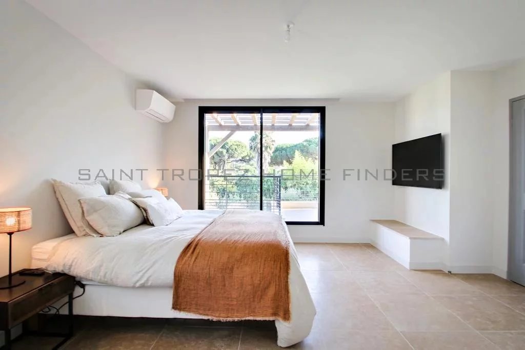  Neue Villa direkt am Strand - ST TROPEZ HOME FINDERS