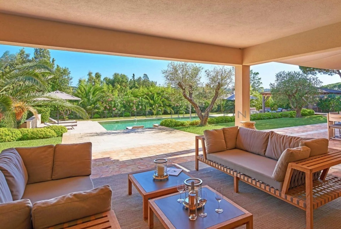 Exclusiv: Villa Mit High-end Ausstattung - ST TROPEZ HOME FINDERS