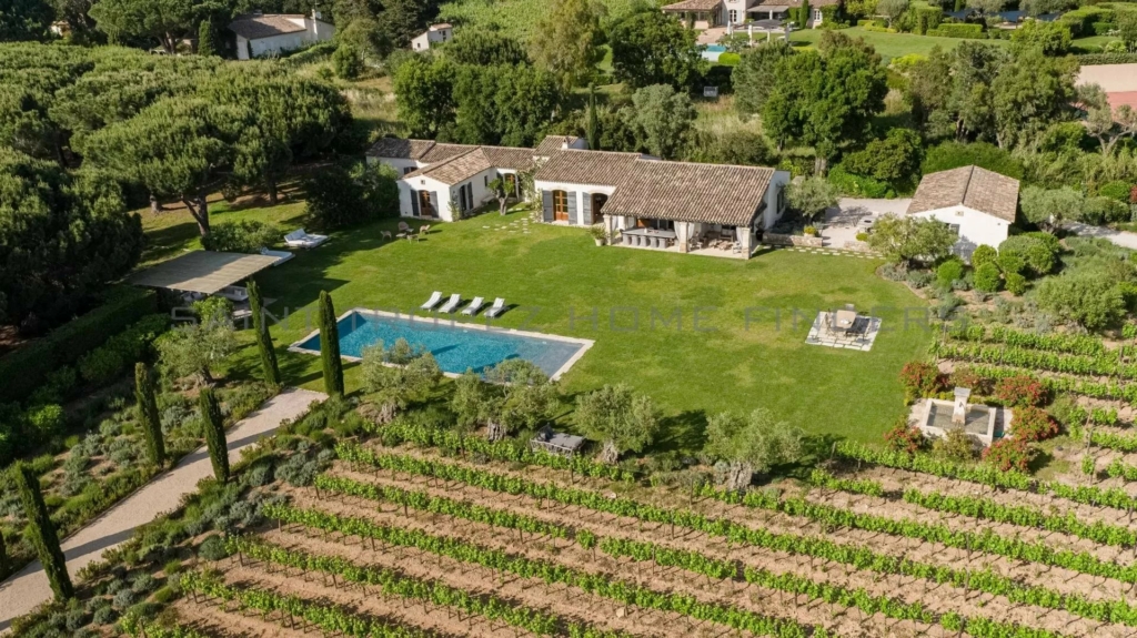 Wunderschöne Villa nur wenige Schritte vom Strand entfernt St Tropez Home Finders