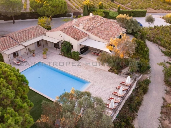 Schöne Villa mit Meerblick auf dem Land St Tropez Home Finders