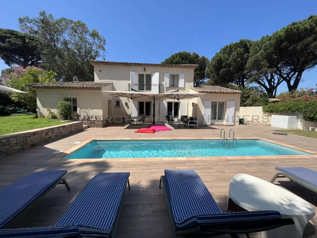 Villa à pieds de la plage St Tropez Home Finders