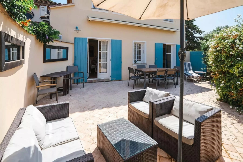 Haus zu Fuß von der Place des Lices St Tropez Home Finders