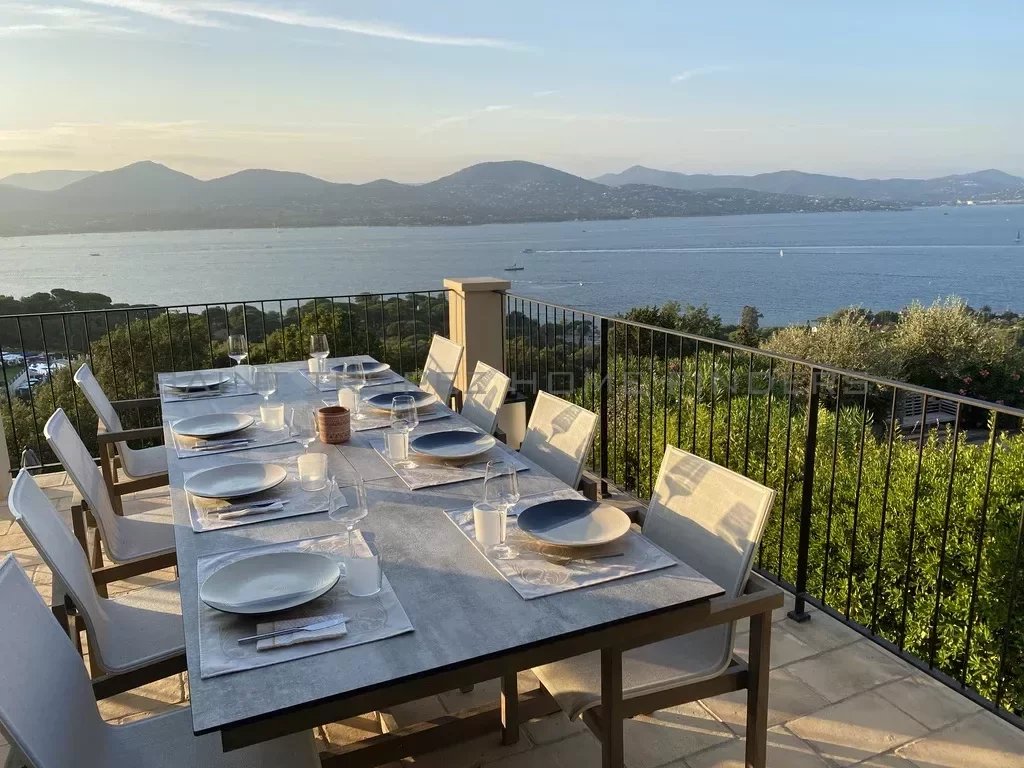  Renovated villa with splendid panoramic sea view - ST TROPEZ HOME FINDERS