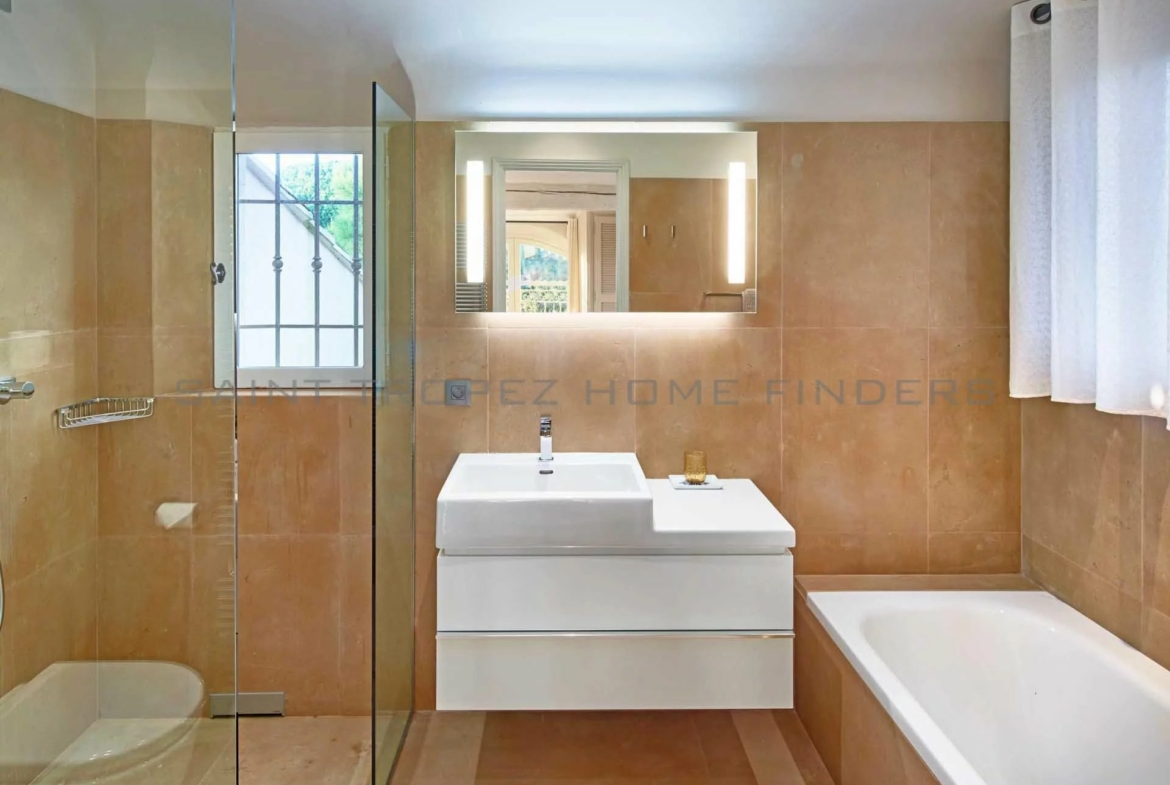  Exclusivité: Villa Avec Prestations Haut De Gamme - ST TROPEZ HOME FINDERS