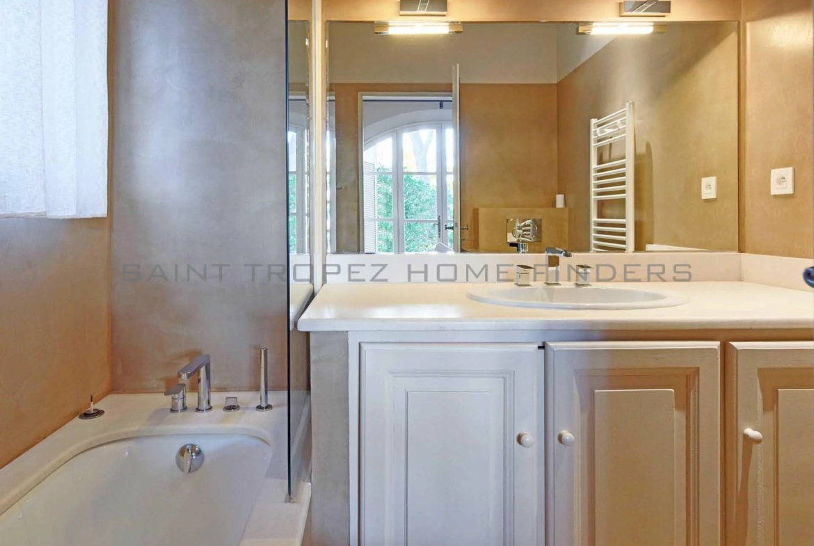  Exclusivité: Villa Avec Prestations Haut De Gamme - ST TROPEZ HOME FINDERS