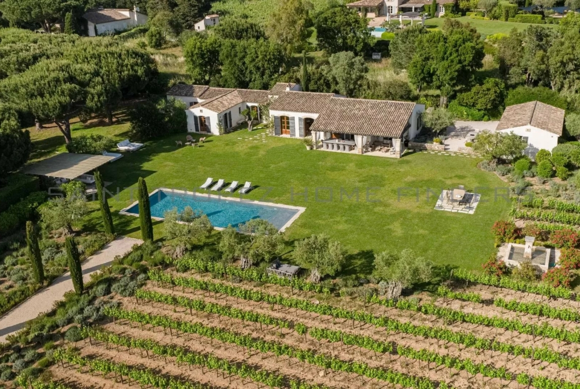  Wonderful villa in walking distance to the beach - ST TROPEZ HOME FINDERS