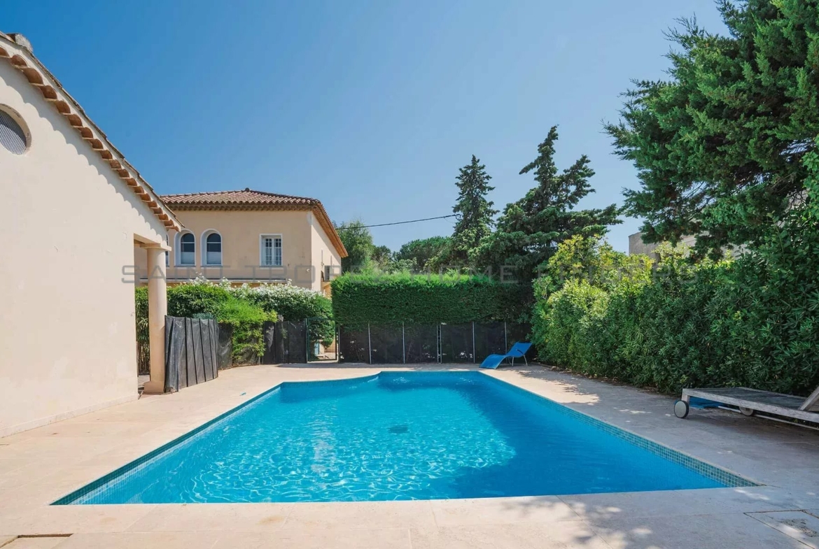  Maison à pied de la Place des Lices - ST TROPEZ HOME FINDERS