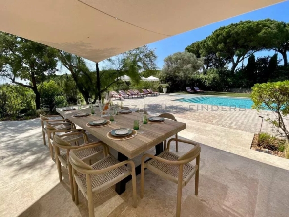 Belle villa avec vue mer à la campagne St Tropez Home Finders