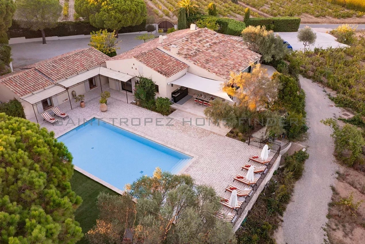  Belle villa avec vue mer à la campagne - ST TROPEZ HOME FINDERS