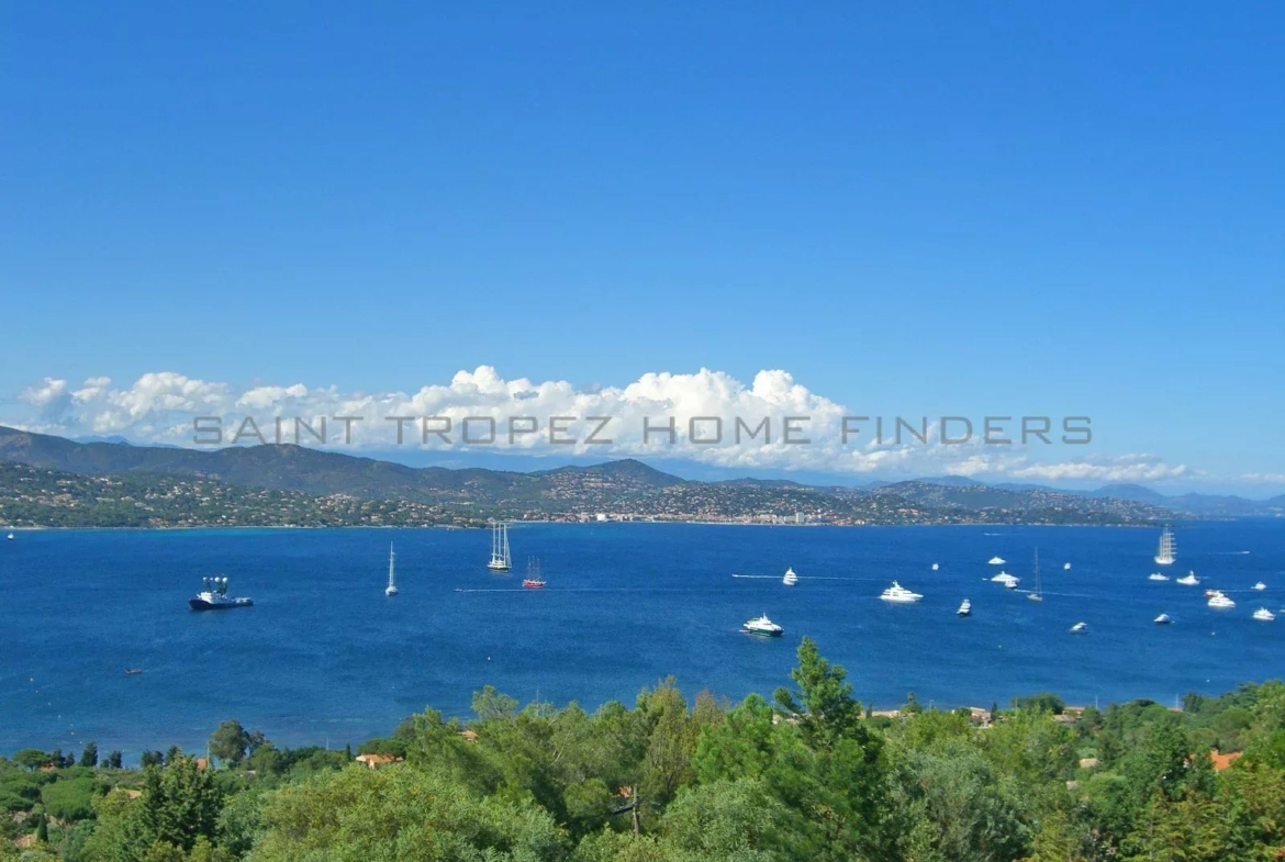  Renovated villa with splendid panoramic sea view - ST TROPEZ HOME FINDERS