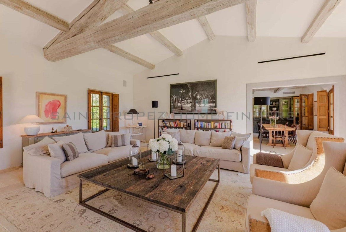  Superbe villa à pieds de la plage - ST TROPEZ HOME FINDERS