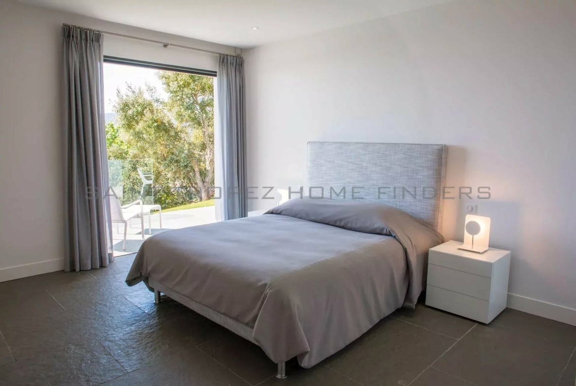  Neu erbaute Villa mit Panoramablick - ST TROPEZ HOME FINDERS