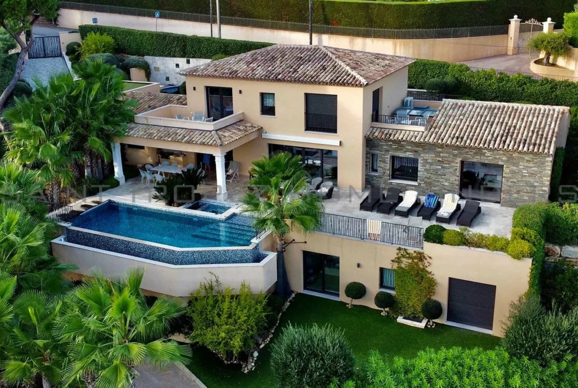  Herrliche Villa mit Meerblick - ST TROPEZ HOME FINDERS
