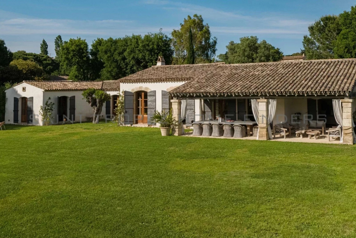  Wonderful villa in walking distance to the beach - ST TROPEZ HOME FINDERS