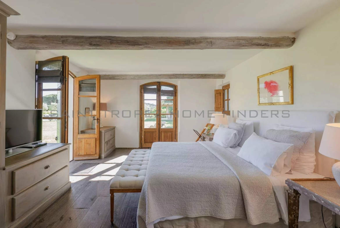  Wonderful villa in walking distance to the beach - ST TROPEZ HOME FINDERS