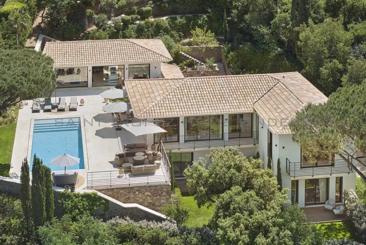  Wonderful villa with sea view - ST TROPEZ HOME FINDERS