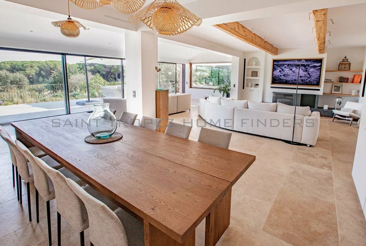  Schöne Villa mit Meerblick auf dem Land - ST TROPEZ HOME FINDERS