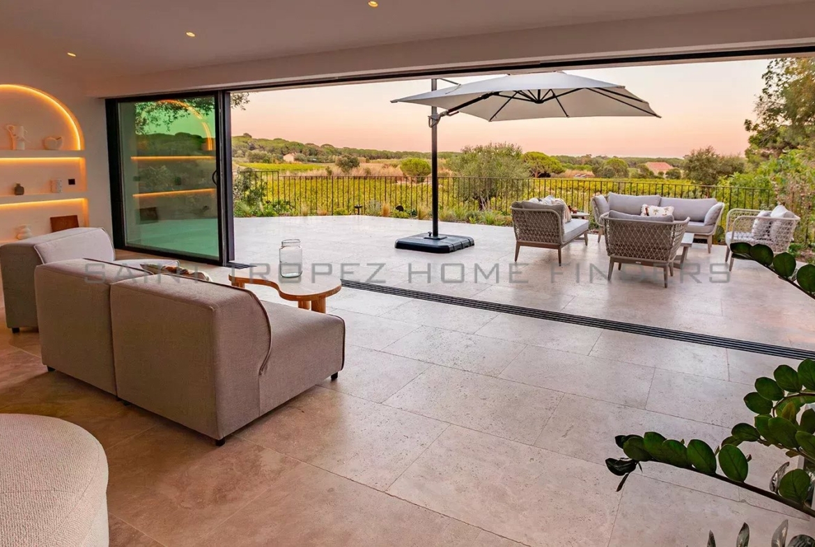  Schöne Villa mit Meerblick auf dem Land - ST TROPEZ HOME FINDERS