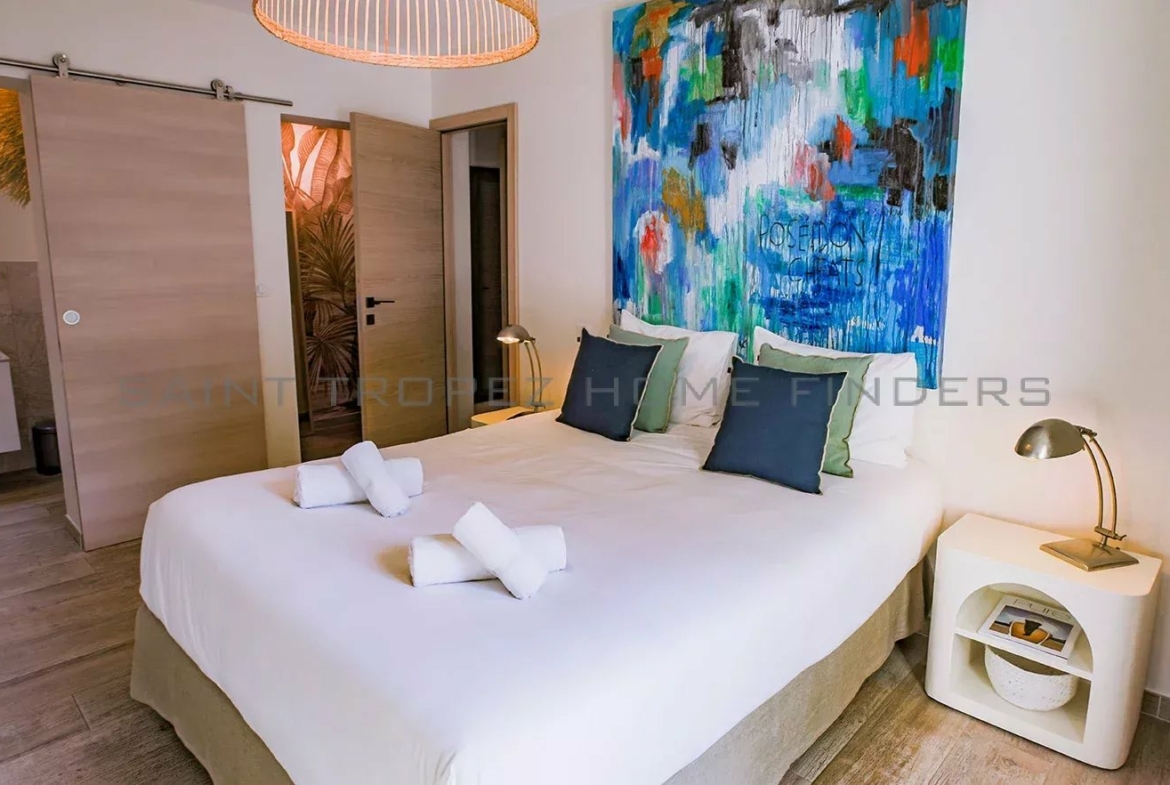  Schöne Villa mit Meerblick auf dem Land - ST TROPEZ HOME FINDERS