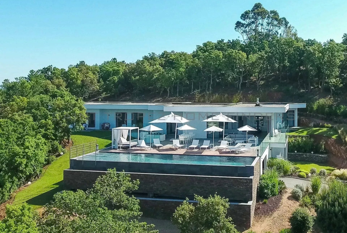  Contemporary villa with panoramic sea view - ST TROPEZ HOME FINDERS
