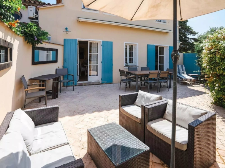 Haus zu Fuß von der Place des Lices St Tropez Home Finders