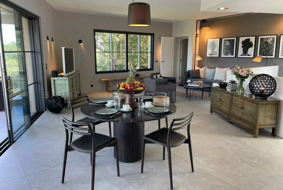  Herrliche neue Villa mit Meerblick - ST TROPEZ HOME FINDERS