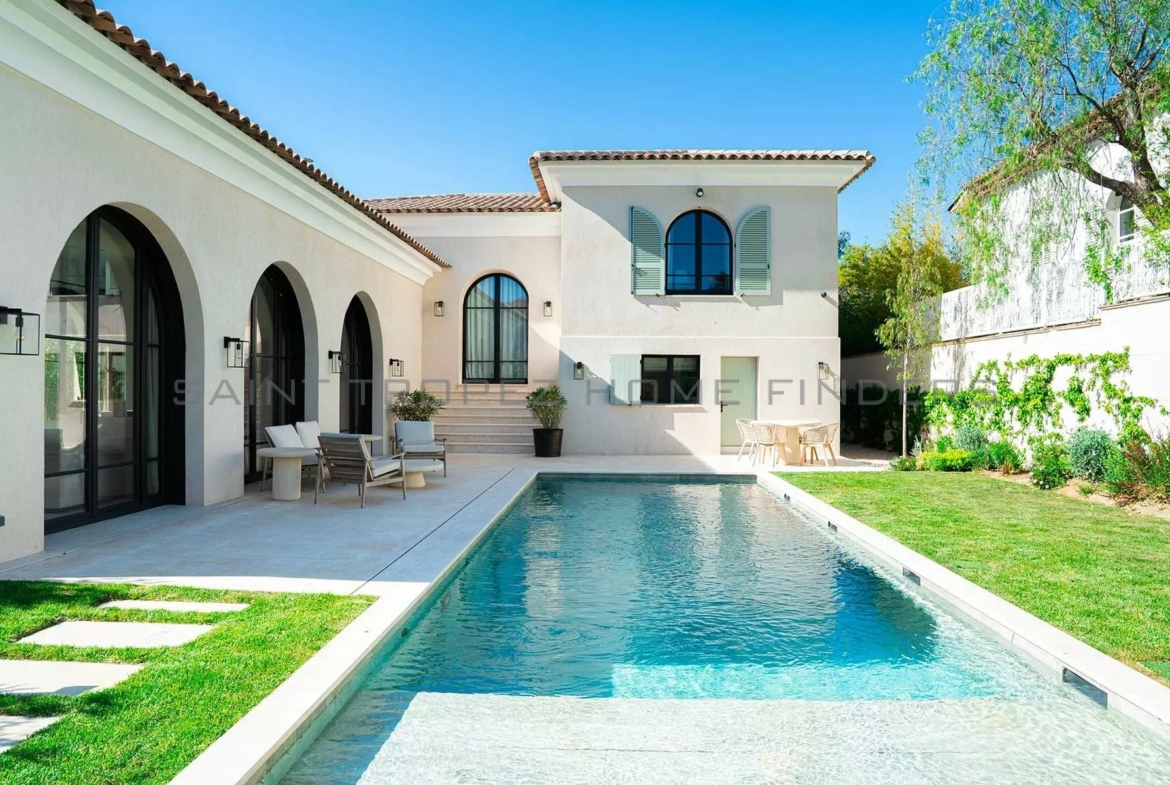  A vendre Villa Saint Tropez centre - ST TROPEZ HOME FINDERS