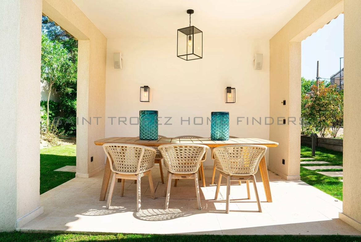  A vendre Villa Saint Tropez centre - ST TROPEZ HOME FINDERS