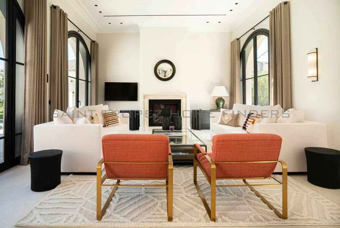  A vendre Villa Saint Tropez centre - ST TROPEZ HOME FINDERS