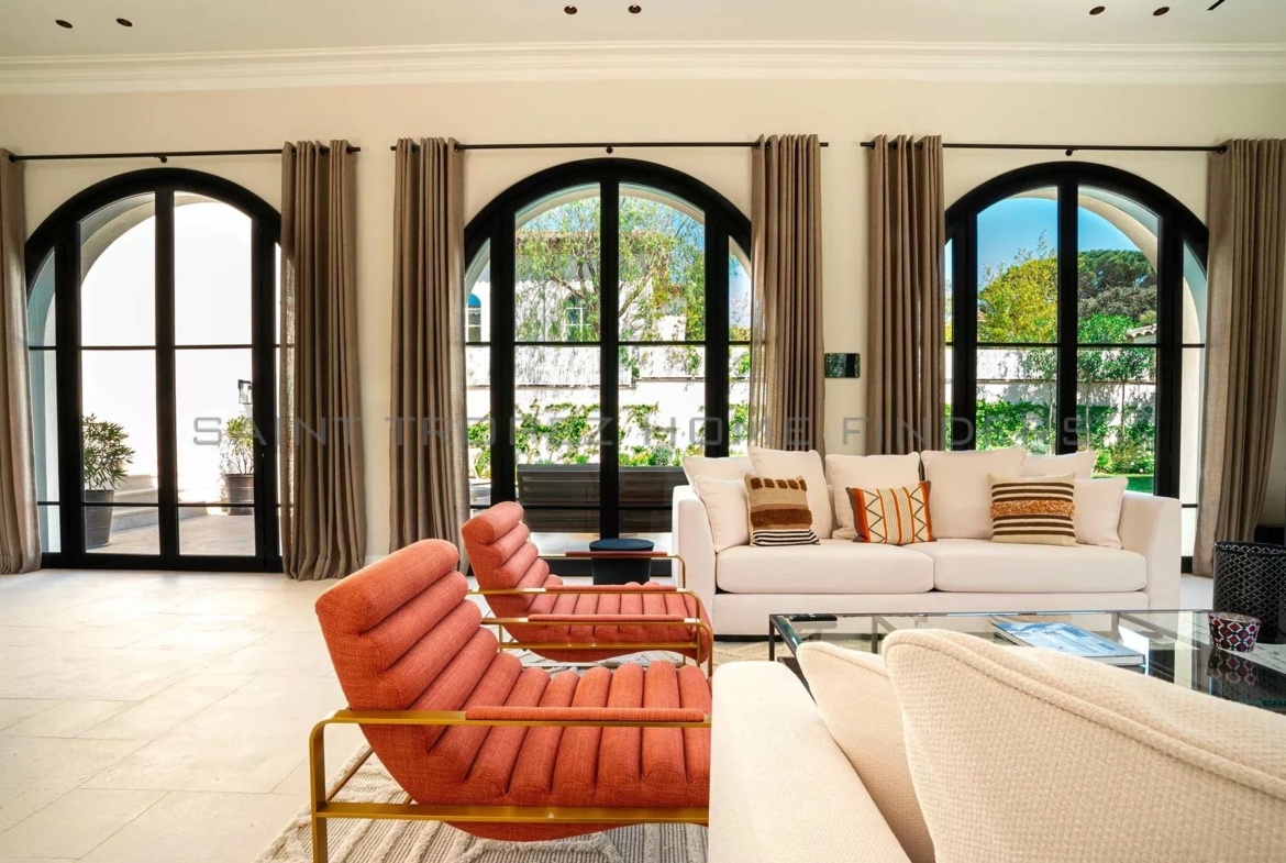  A vendre Villa Saint Tropez centre - ST TROPEZ HOME FINDERS