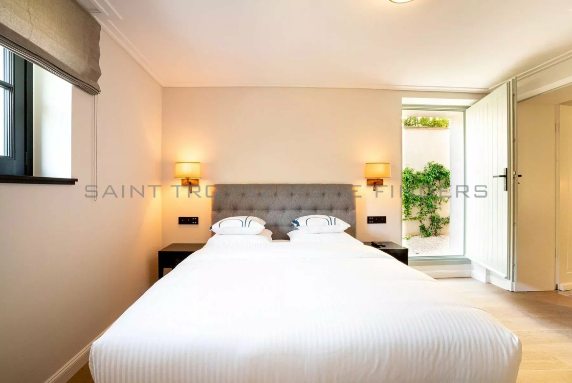  A vendre Villa Saint Tropez centre - ST TROPEZ HOME FINDERS