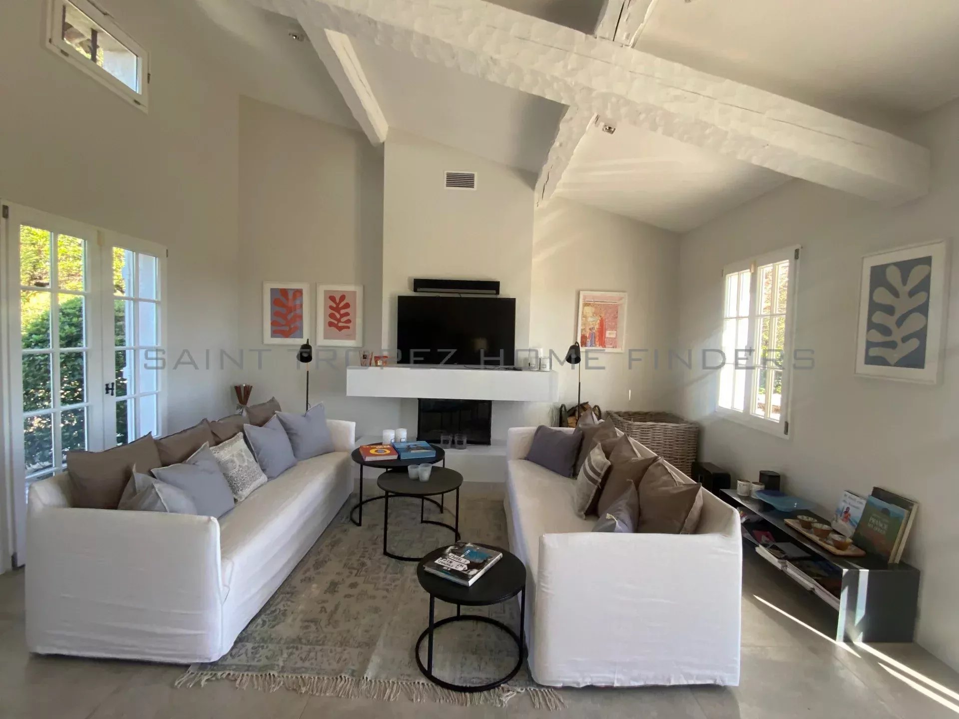  Villa mit Blick auf die goldenen Inseln - ST TROPEZ HOME FINDERS