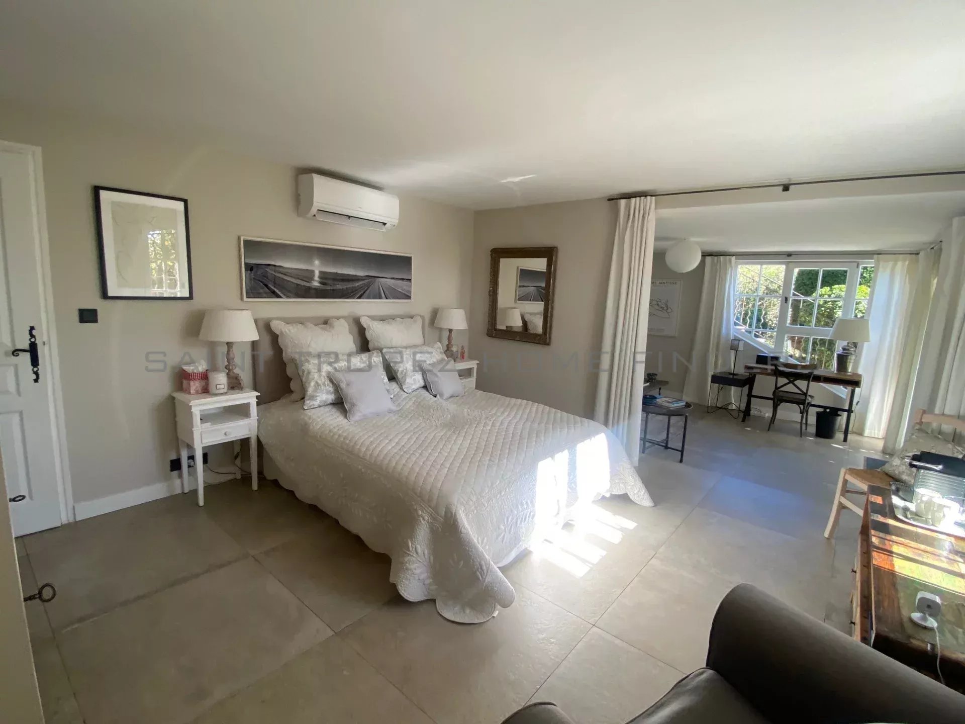  Villa mit Blick auf die goldenen Inseln - ST TROPEZ HOME FINDERS