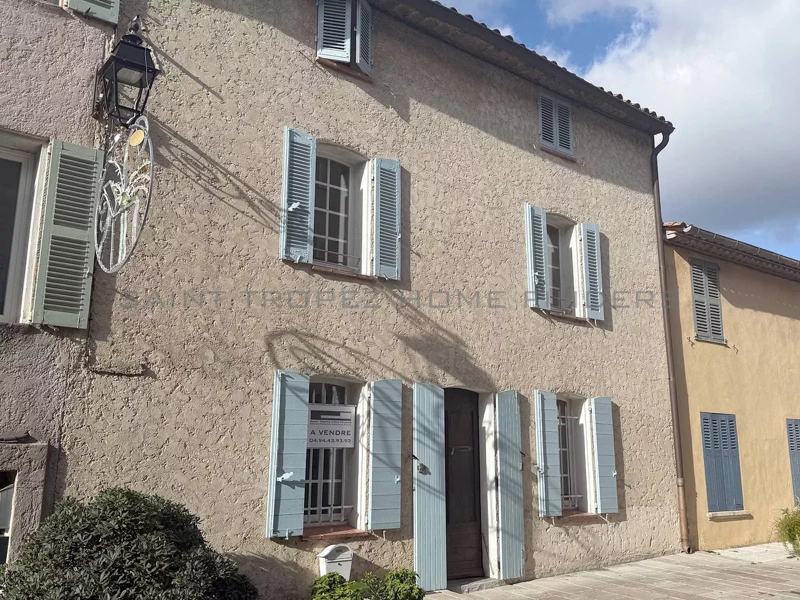  GASSIN VILLAGE – HAUS MIT TERRASSE UND PANORAMISCHEM BLICK - ST TROPEZ HOME FINDERS