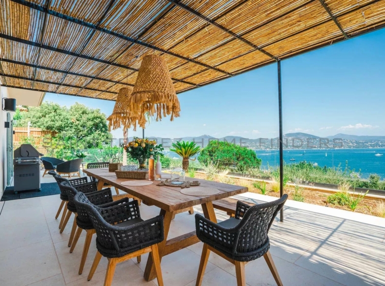 Location: Magnifique villa neuve avec vue mer St Tropez Home Finders