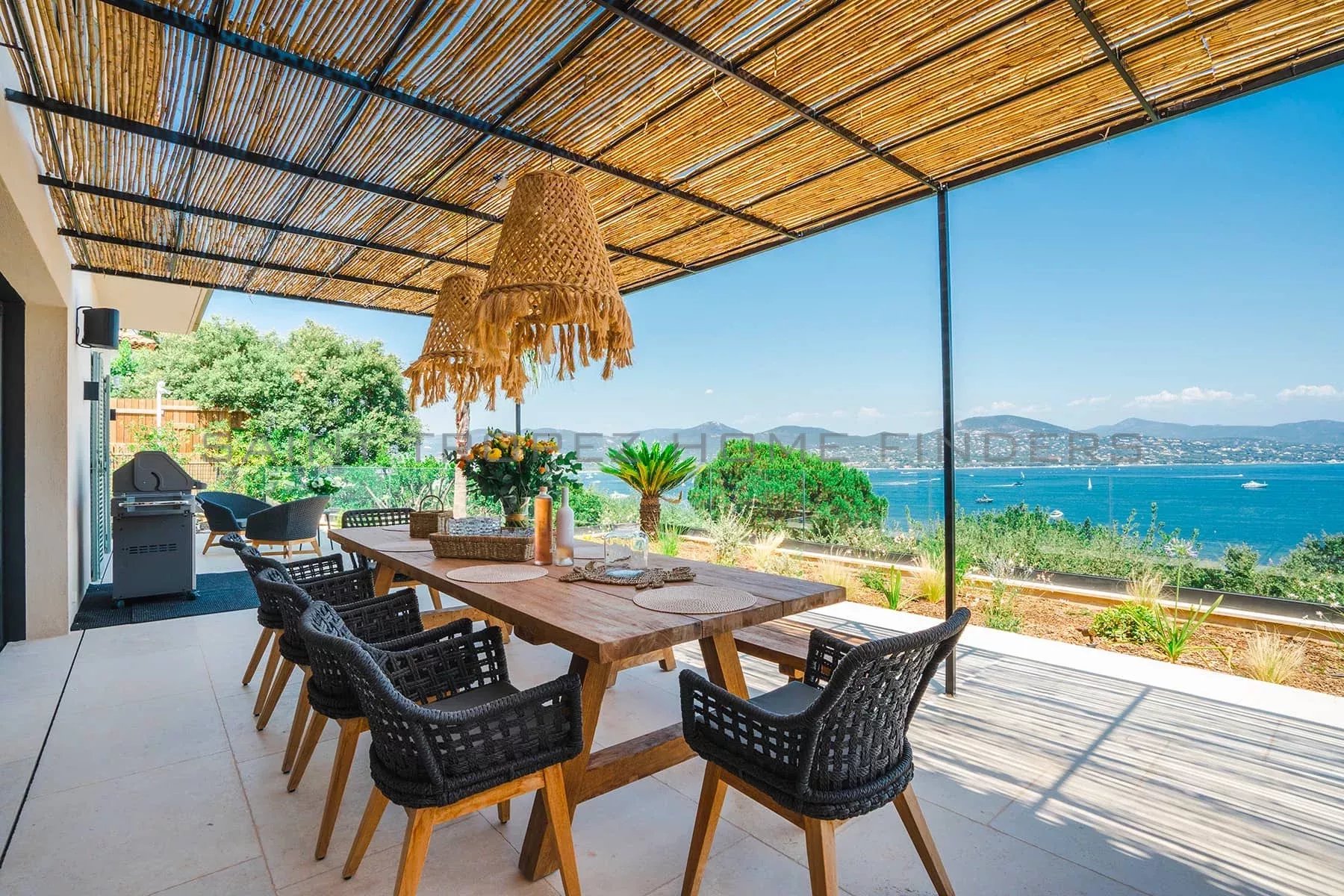 Location: Magnifique villa neuve avec vue mer - ST TROPEZ HOME FINDERS