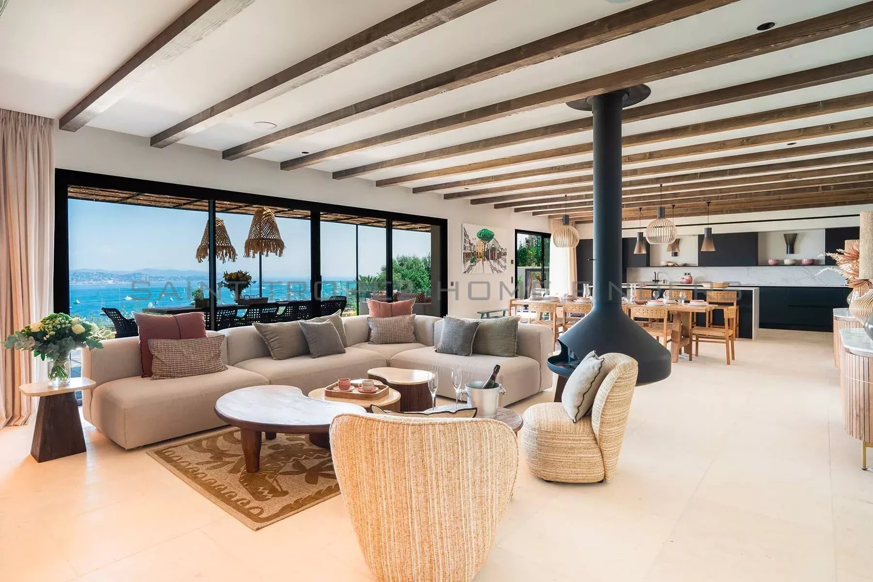  Location: Magnifique villa neuve avec vue mer - ST TROPEZ HOME FINDERS