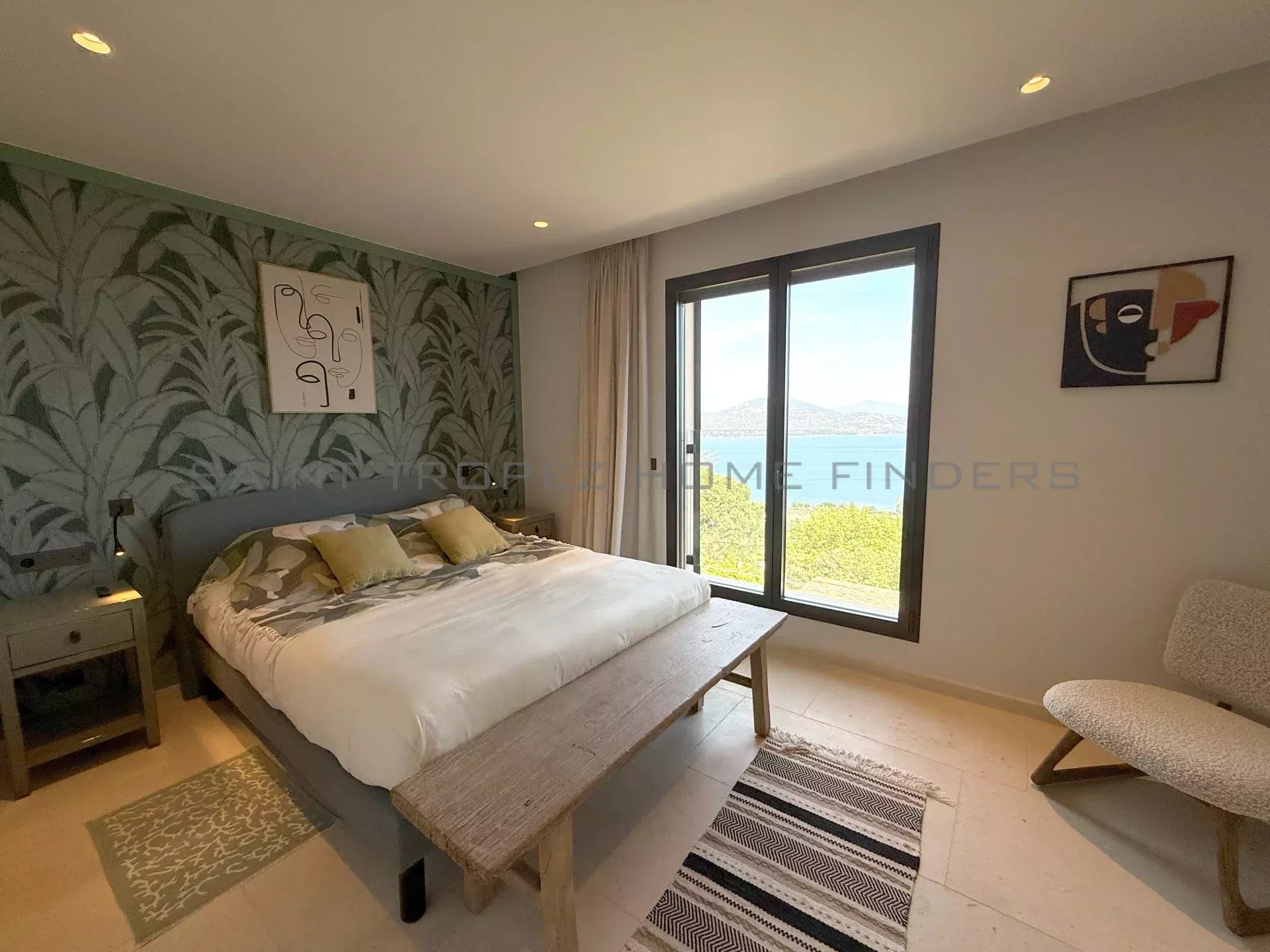  Location: Magnifique villa neuve avec vue mer - ST TROPEZ HOME FINDERS