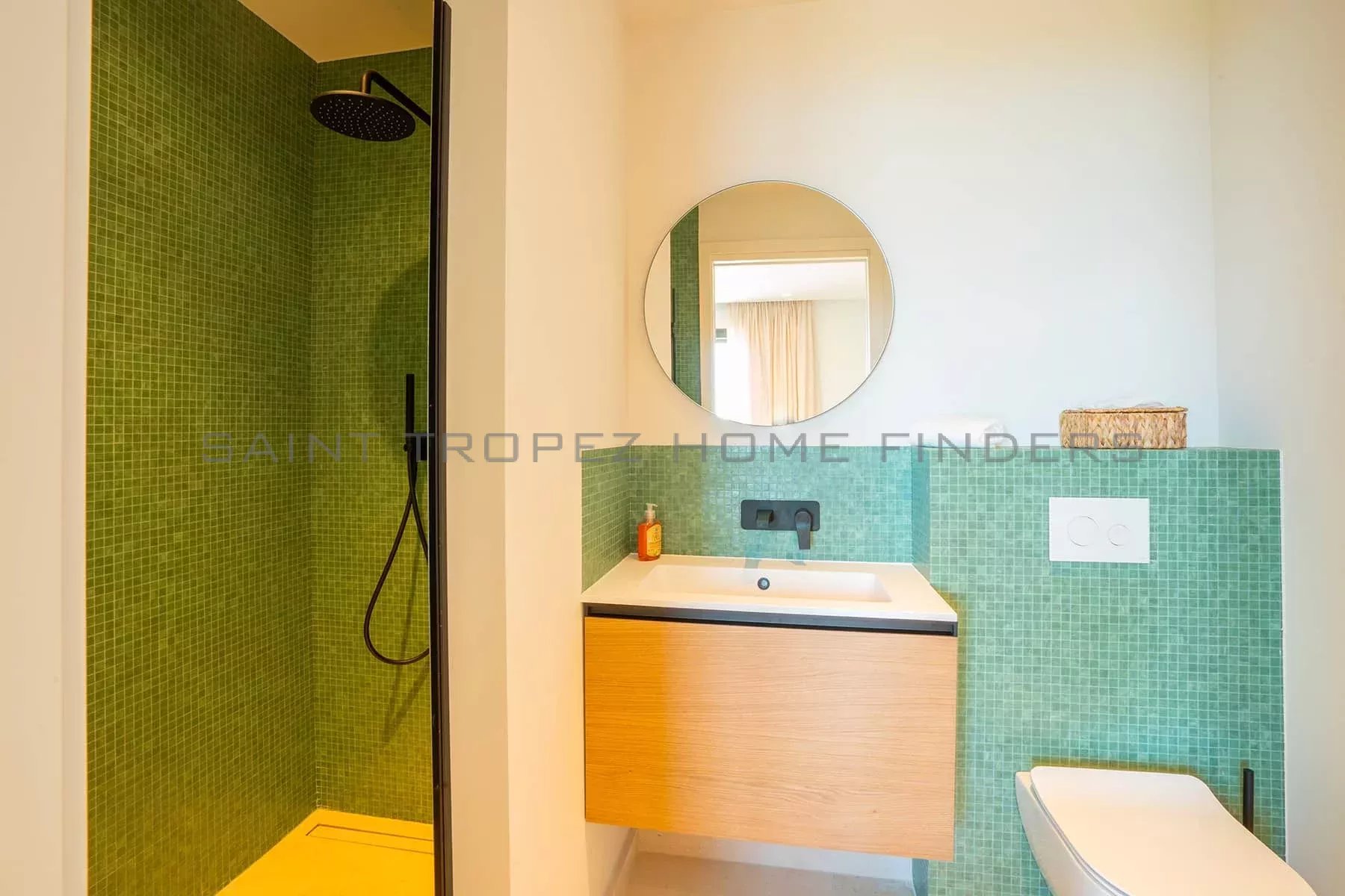  Location: Magnifique villa neuve avec vue mer - ST TROPEZ HOME FINDERS